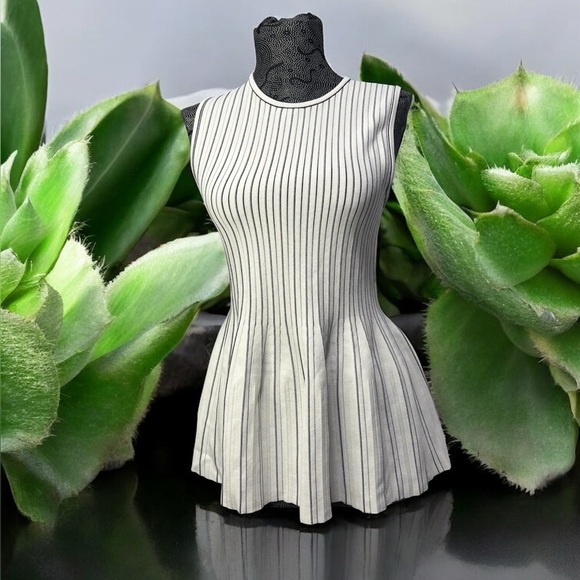 Theory Black & White Peplum shell blouse size M - Picture 3 of 9